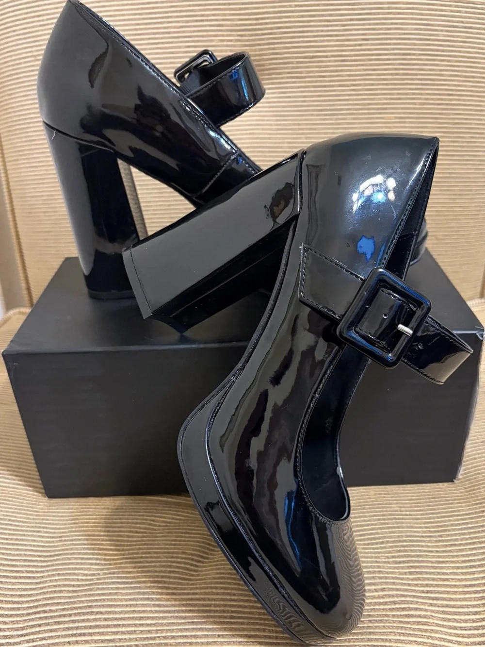 Madden Girl Women’s Ursulla Black Patent Leather Mary Jane Platform Pump, Size 8